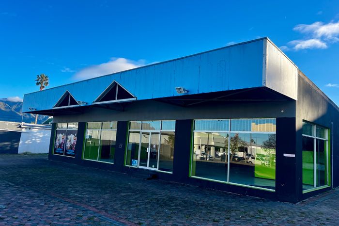 Commercial property for sale in Dormehls Drift: prime location, ample parking, growth potential.