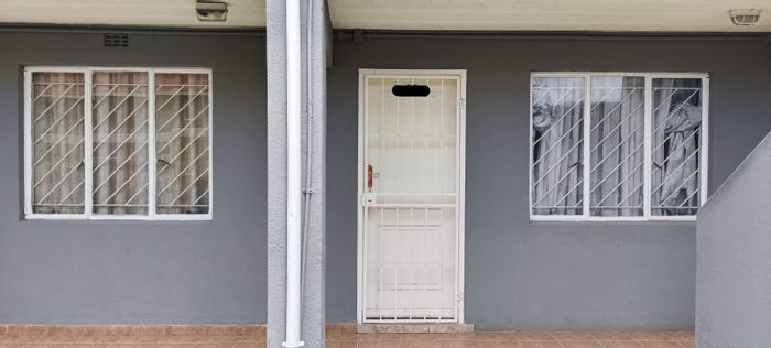For Sale: Glen Marais Townhouse with communal pool, garden, and secure parking.