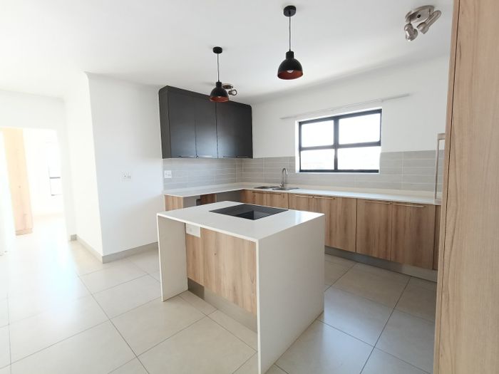 Glen Marais Apartment To Rent: 2 beds, study, balcony, pool, gym, secure access.