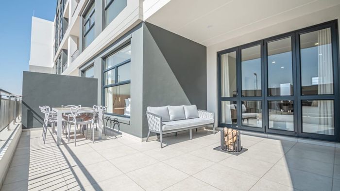 For Sale: Greenstone Ridge Apartment with amenities near shopping and nature reserve.