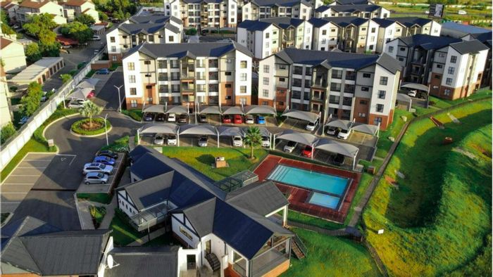 North Riding House For Sale: 2 Bed, 2 Bath, clubhouse, gym, pet-friendly.