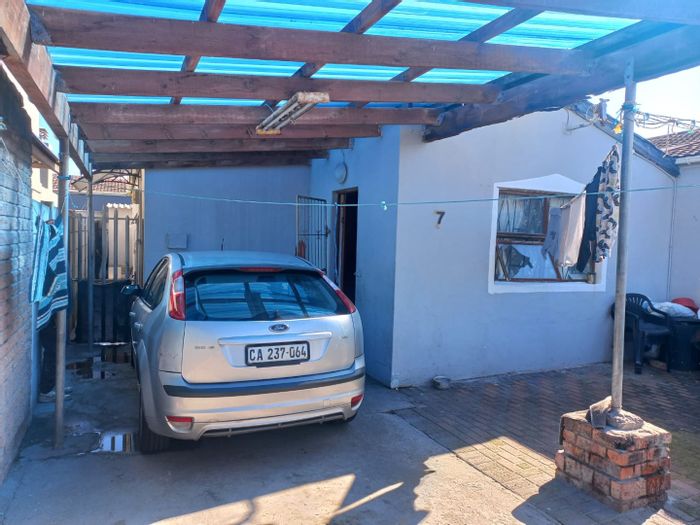 3-Bedroom House with 2-Bedroom Flatlet for Sale in Strandfontein Village.