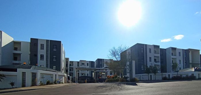 For Sale: 3 Bed Apartment in Carlswald with Pool, Parking, and Fiber-Ready Amenities.