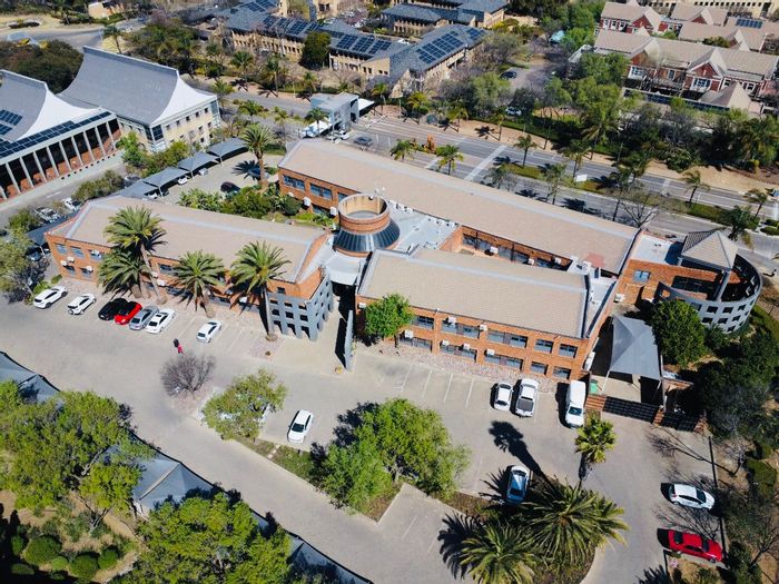 Vorna Valley Commercial Property For Sale: Prime location, flexible office space, 24-hour security.