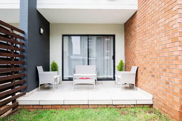 Dainfern Apartment To Rent: 3 beds, pet-friendly, clubhouse, pool, 24-hour security.
