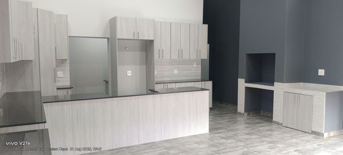 Island View House For Sale: 3 beds, open-plan living, indoor braai, ocean views.