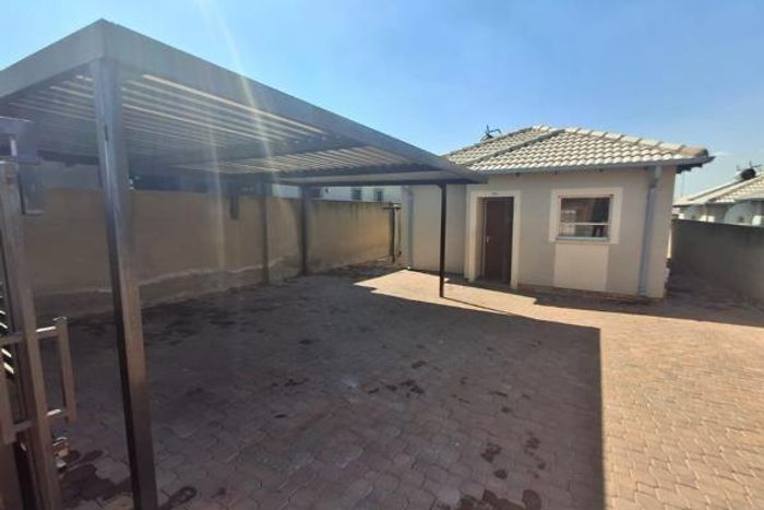 2-Bedroom House For Sale in Clayville with carport, near amenities and schools.