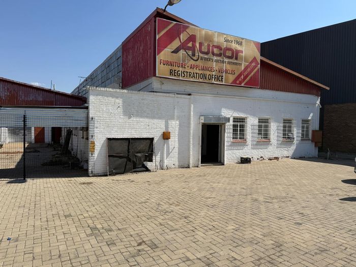 Commercial property in Polokwane Central, dual access, high foot traffic, 1300 m².