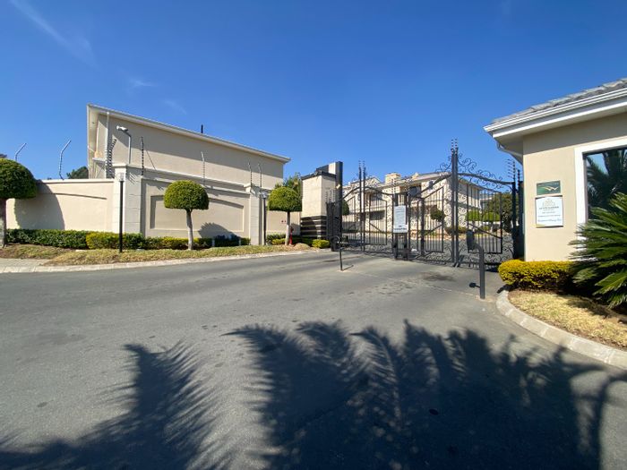 For Sale: Townhouse in Carlswald with 3 beds, garden, and 24/7 security.