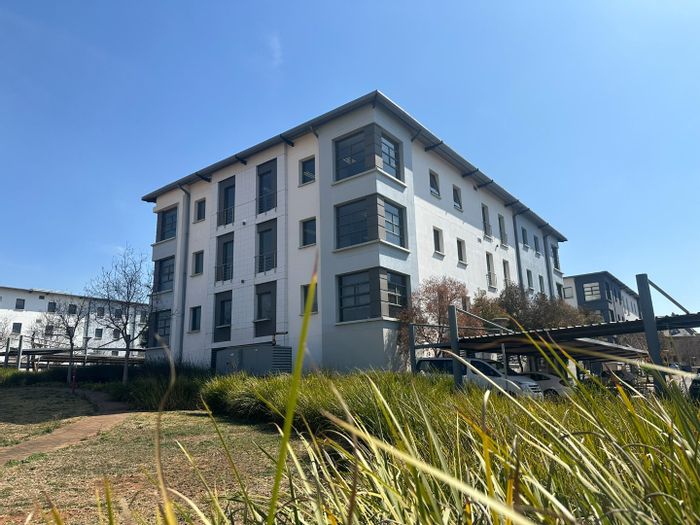 Commercial Office To Rent in Eco Park Estate, 402m2, fully fitted and ready.