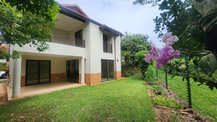 Izinga Townhouse To Rent: 5 beds, 3 baths, secure complex, pet-friendly, loft room.