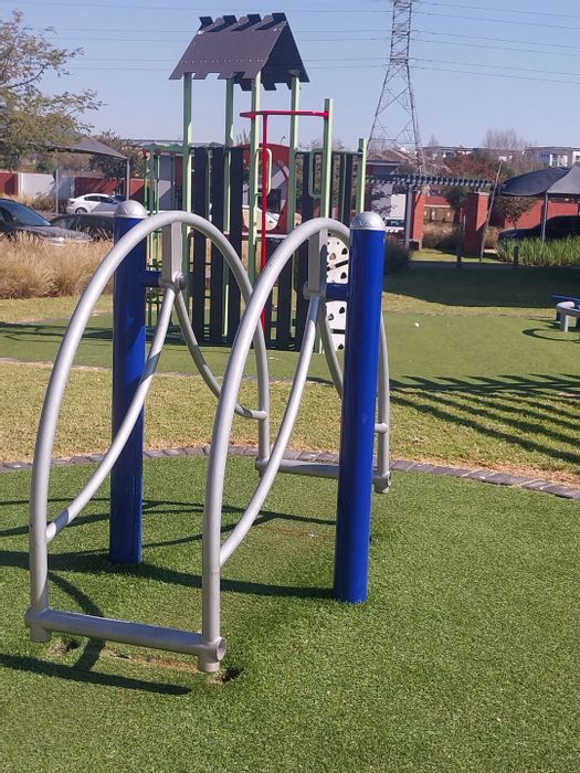House To Rent in Highveld: 2 beds, garden, communal amenities, 50% off first month!