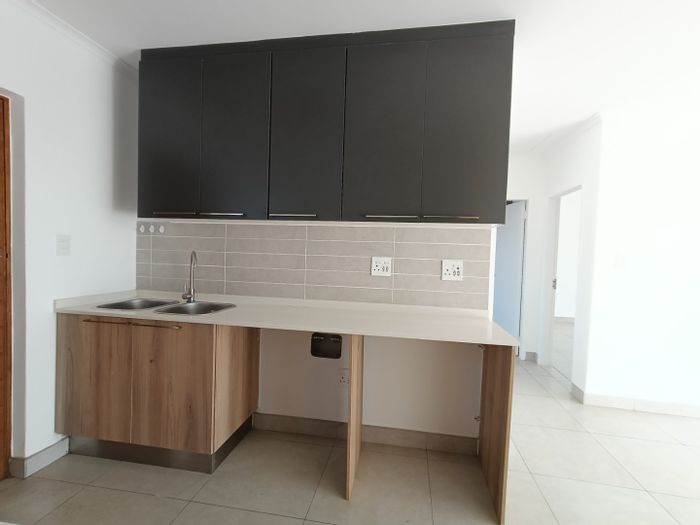 Glen Marais Apartment To Rent: 2 beds, secure estate, pet-friendly, fibre-ready.