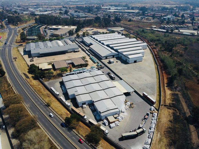 Industrial Property For Sale in Driehoek: High ROI, multiple warehouses, prime location.