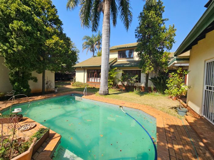 For Sale: Spacious Magalieskruin house with pool, granny flat, and fruit trees.