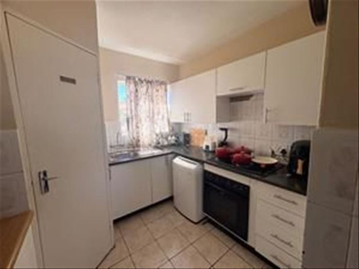 For Sale: Primrose Townhouse with 3 bedrooms, carport, and spacious layout.