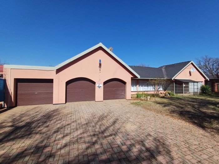 For Sale: House in Meiringspark with flat, pool, garages, and borehole.