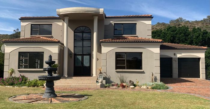 Cola Beach House For Sale: 4 Bedrooms, Sea Views, Private Entertainment Area.