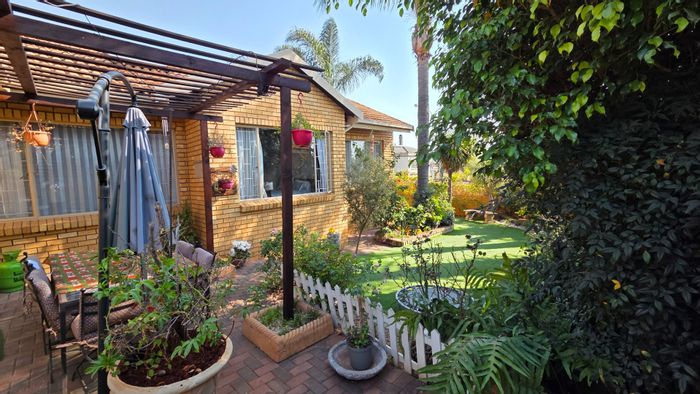 For Sale: House in Amberfield with solar power, study, and low levies.