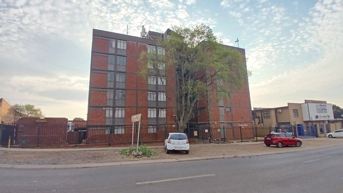 2-Bedroom Apartment For Sale in Pretoria West, ideal for investors and families.