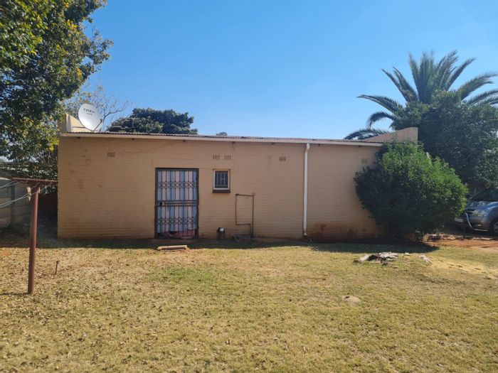 3-Bedroom House in Westonaria Central For Sale, Ideal Investment with Rental Income.