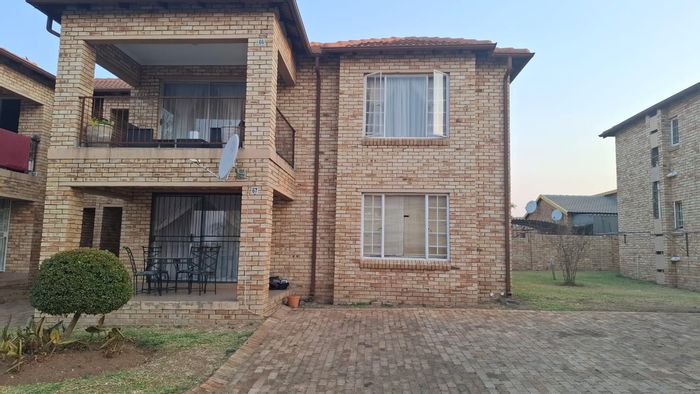 Noordwyk Apartment For Sale: 2 beds, 2 baths, secure complex, near amenities.