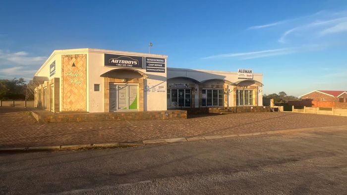 Commercial Unit for Sale in Jeffreys Bay Central, ideal for investment or business.