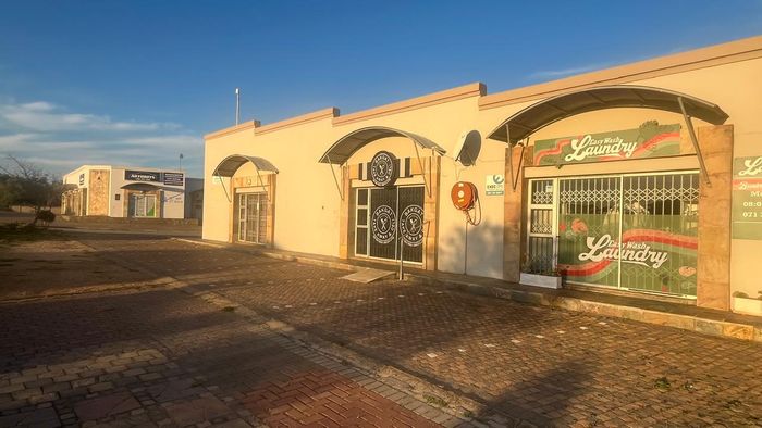 Commercial Unit For Sale in Jeffreys Bay Central - High Traffic, Income Potential.