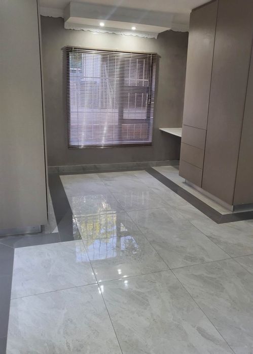 Bryanston Apartment To Rent: 1 Bed, Prepaid Utilities, Pet-Friendly, Parking Included.