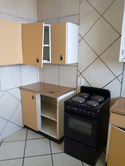 For Sale: 3-Bedroom Apartment in Sunnyside, fully tenanted with strong rental income.