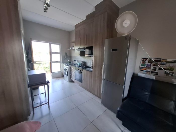 For Sale: Apartment in Hatfield with balcony, secure access, near university and shops.