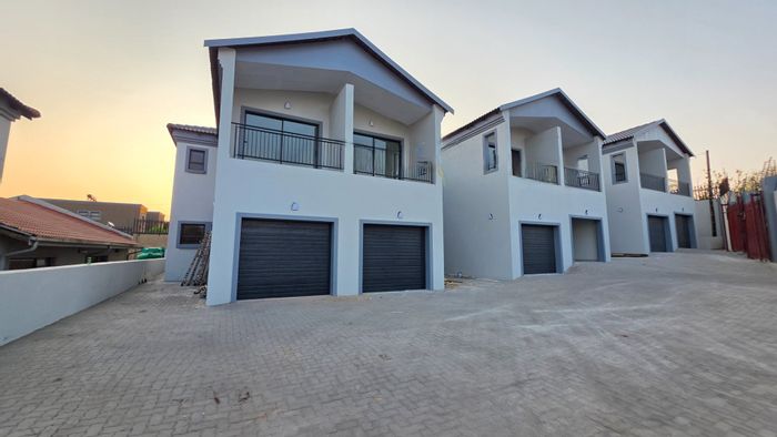 Erasmia Apartment To Rent: 3 bedrooms, secure parking, prepaid utilities, close to amenities.