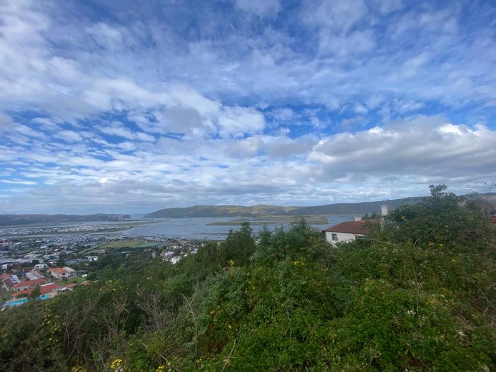 Knysna Heights Vacant Land For Sale: 1125 m² with panoramic views and privacy.