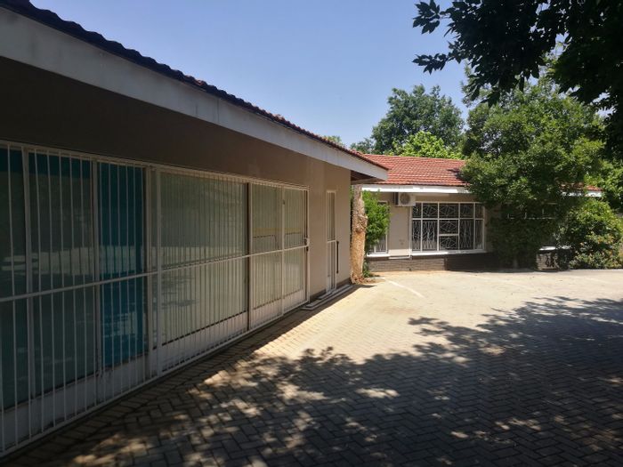 Commercial Property For Sale in Wilkoppies: 300sqm, fully let, ample parking.