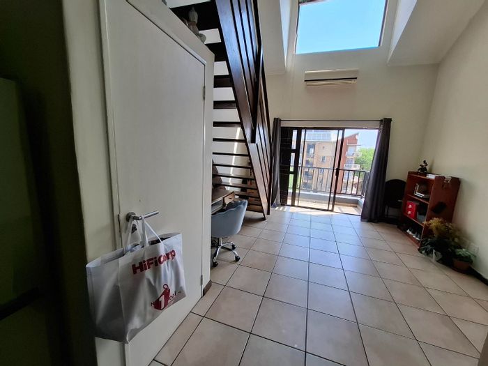 Hillcrest Apartment For Sale: 1 bed, balcony, braai areas, near shopping and transport.