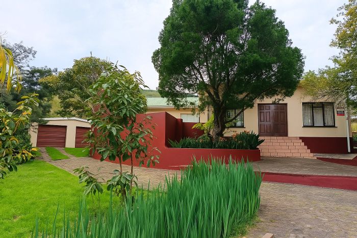 3 Bedroom House For Sale in Old Place with large entertainment area and garage.