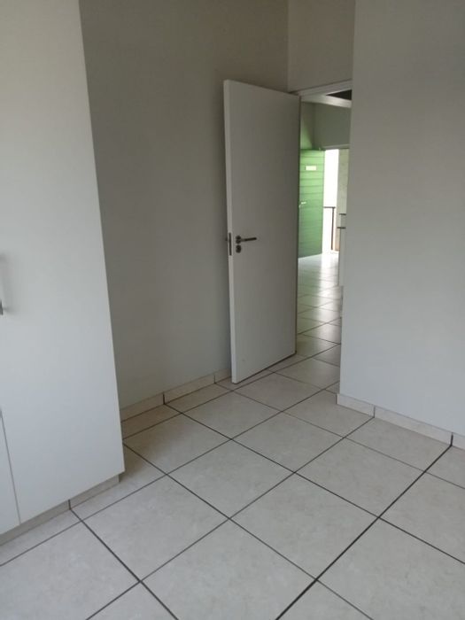 To Rent: 2-Bedroom Apartment in Ballitoville with Gym, Pool, and Pet-Friendly Policy.