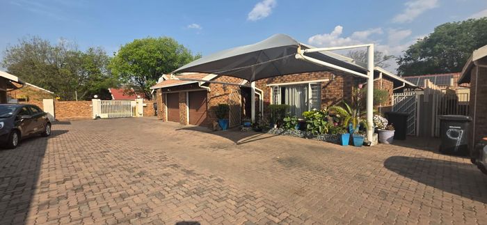 For Sale: 2-Bedroom Townhouse in Boksburg North with garage, pet-friendly, and great access.