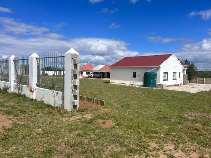 Farm for Sale in Middledrift: 17 hectares, residential comfort, income potential.