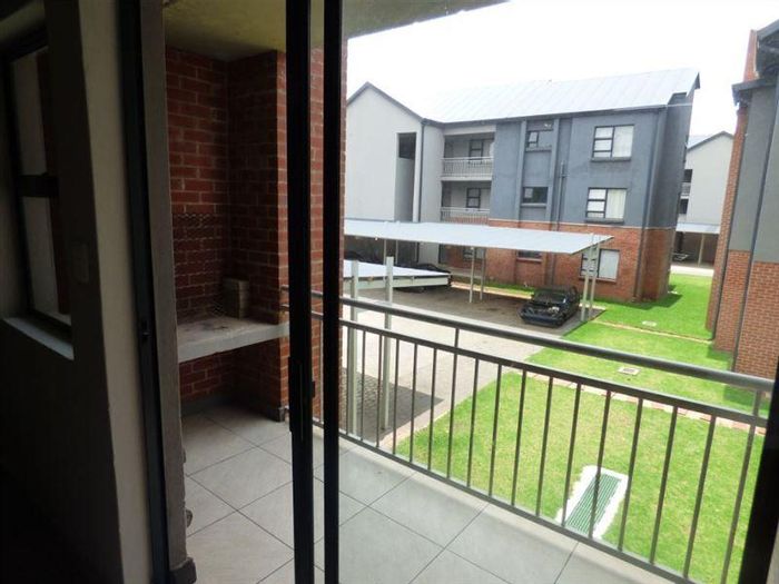 Jansenpark Apartment For Sale: 2 Bedrooms, carport, scullery, expandable potential.