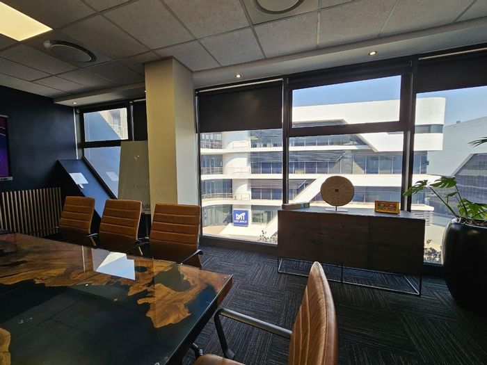 Commercial Offices To Rent in Doringkloof with lift access, parking, and amenities.
