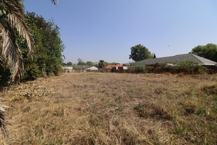 Vacant Land Residential in Emmarentia For Sale: 1383 m² for dream home or development.
