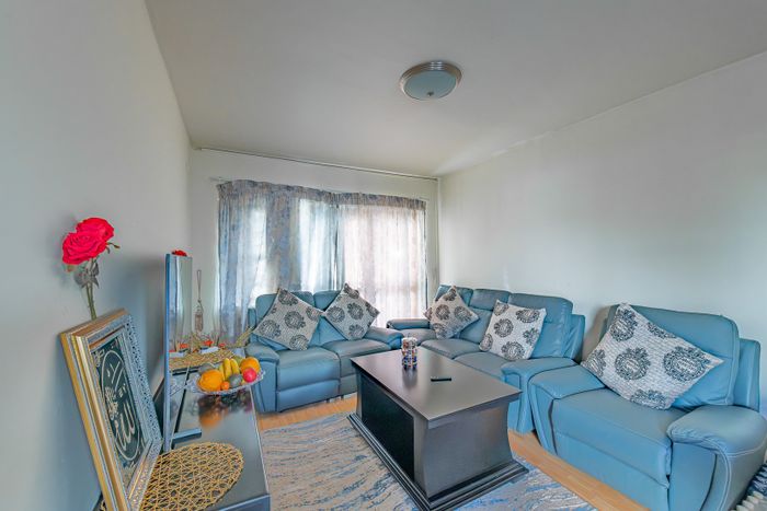 Oakglen Apartment For Sale: Ground-floor, communal pool, garden view, tenant in place.