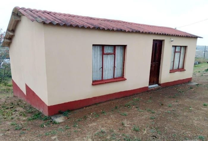 House For Sale in Mdantsane Nu 5: 2 Beds, Open Yard, Close to Amenities.