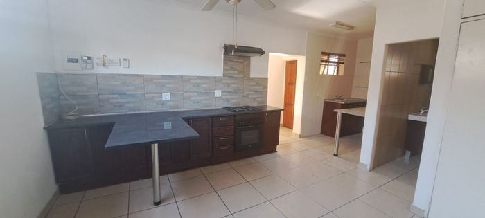 2-Bedroom Apartment To Rent in Essexwold with secure parking and pet-friendly policy.