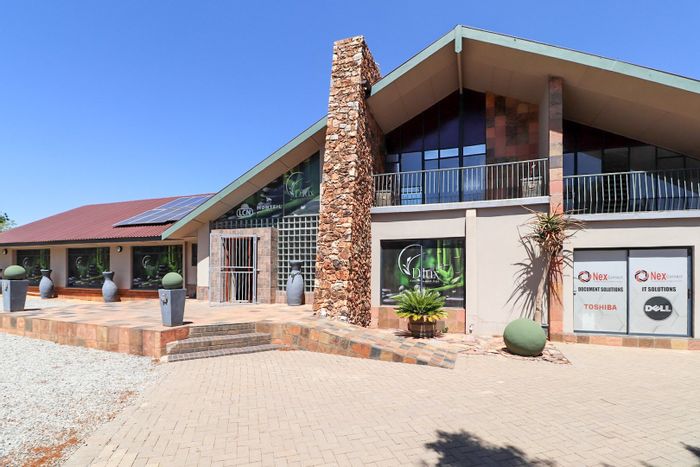 Commercial office space in Wilkoppies to rent, includes boardroom and solar panels.