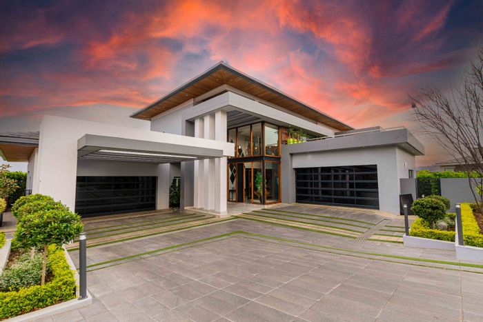 Lombardy Estate House For Sale: 5 en-suite bedrooms, automated systems, luxurious amenities.