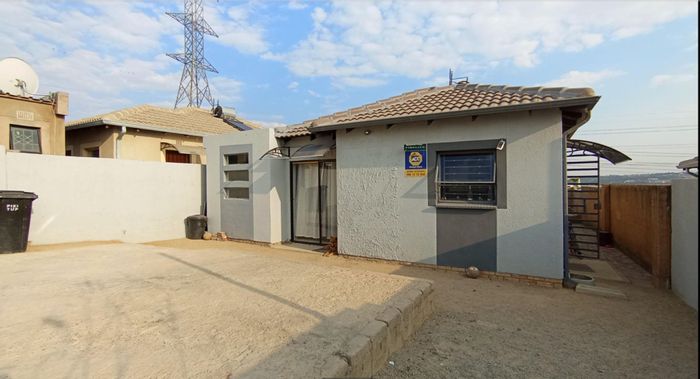 For Sale: House in Riverside View Ext 35 with 3 bedrooms, spacious yard, and expansion potential.