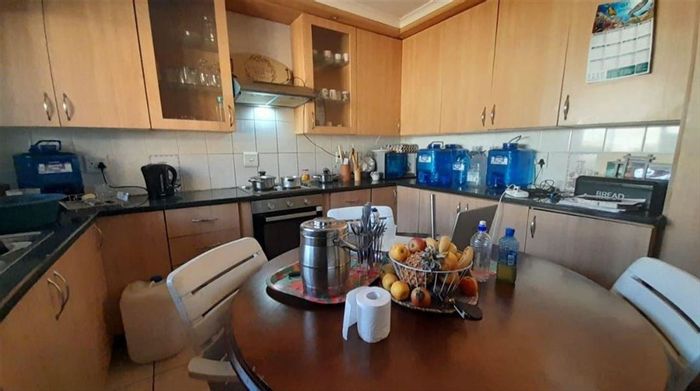 For Sale: House in Kempton Park Ext 3 with pool, granny flat, and double garage.