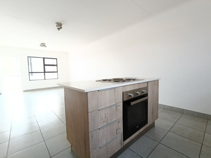 Witfontein Apartment To Rent: 2 bedrooms, secure estate, private balcony, 24-hour security.